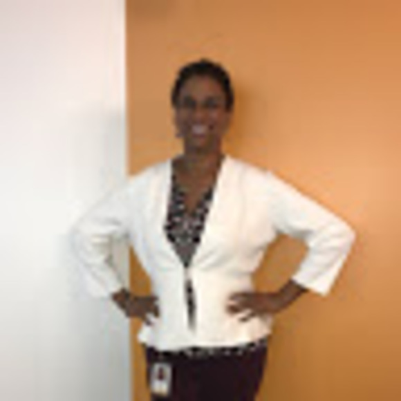 Meet your Posher, Julia - Picture 1 of 1